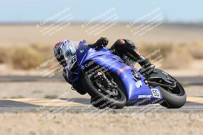 media/Nov-16-2025-Race Pace (Sun) [[8c5fa54630]]/Verified Riders/9-Turn 16 (150pm)/